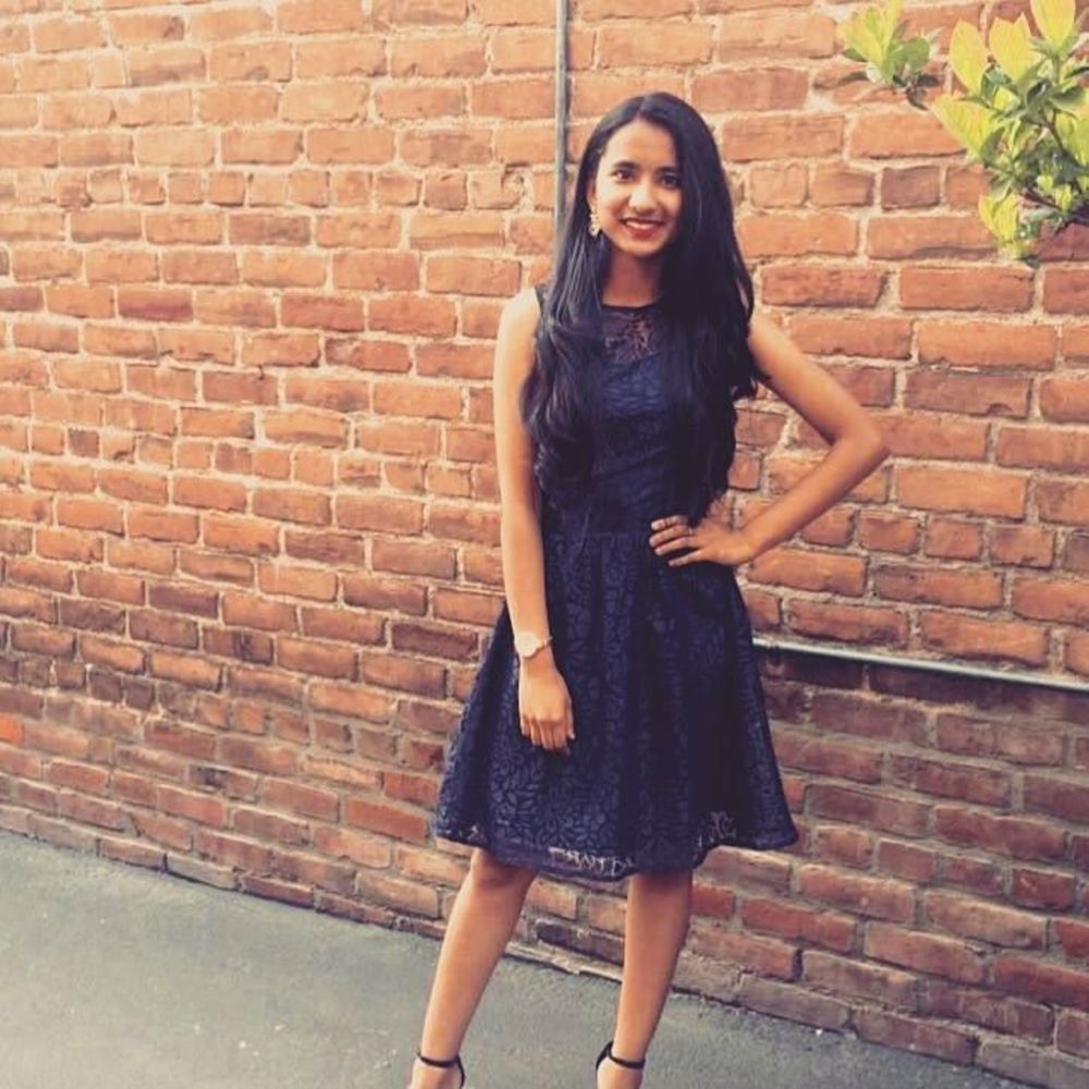 Meet your Posher, Yakshita